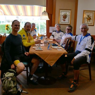 045 Ausklang bei Kaffee und Kuchen